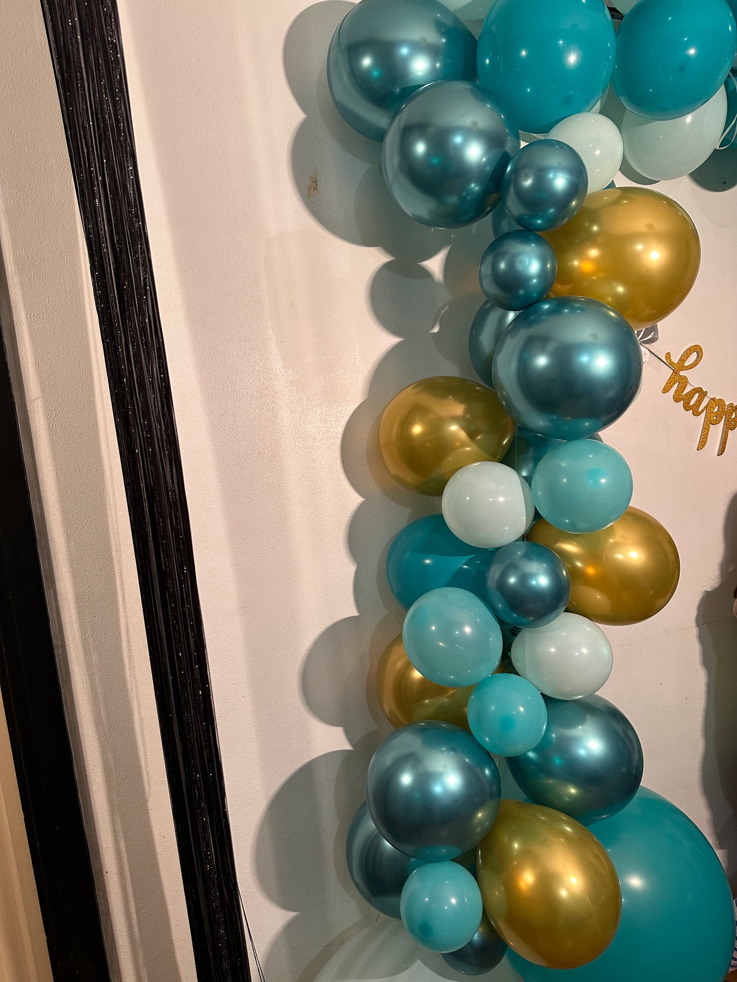 Arche 67 ballons turquoise, bleu et doré pour anniversaire, mariage et baby shower